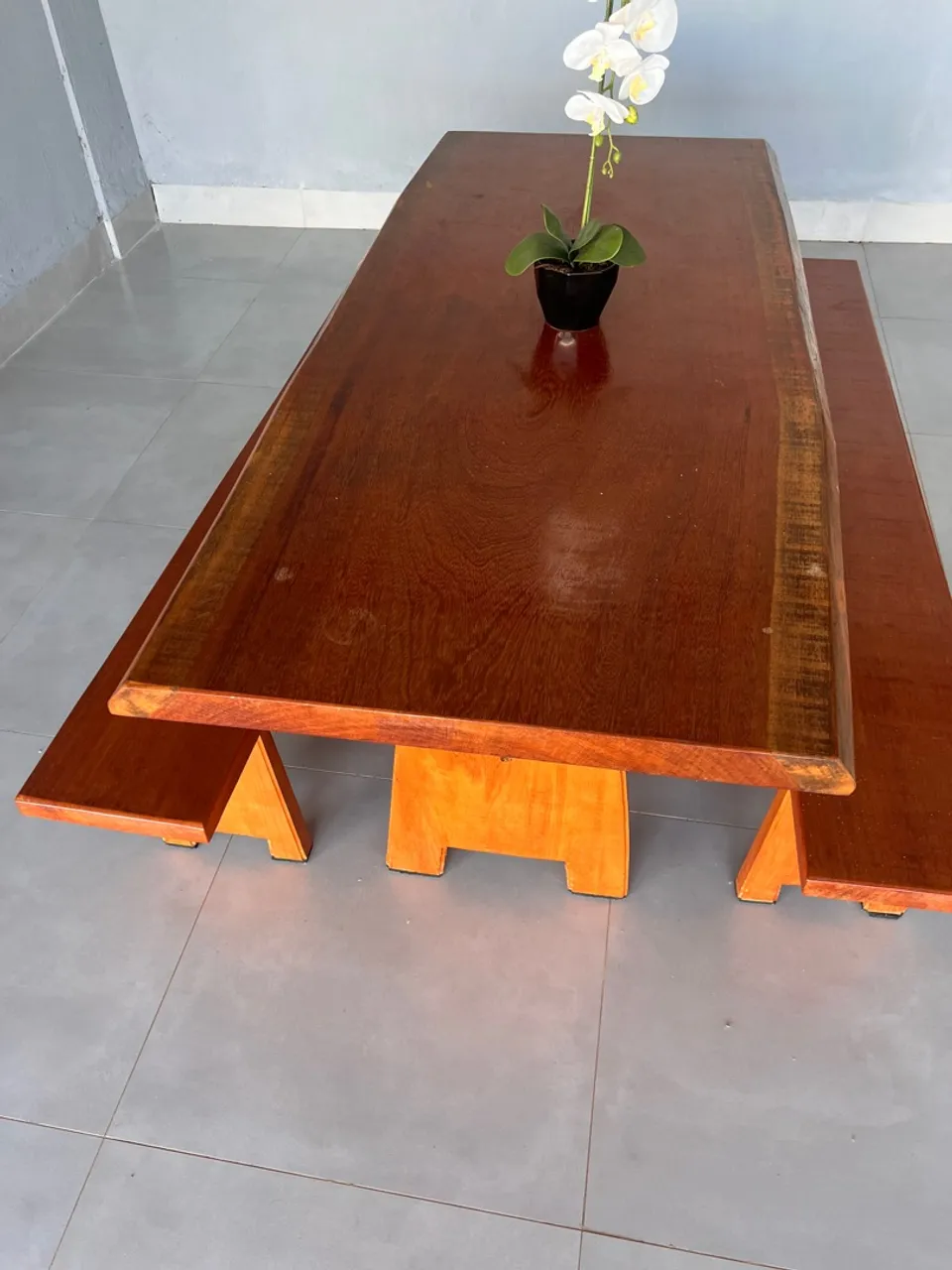Mesa madeira com bancos