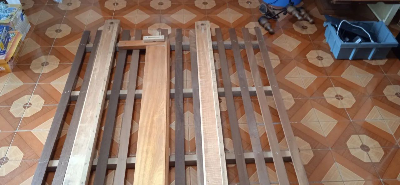 Cama de casal de madeira maciça tamanho padrão 64960522437377121