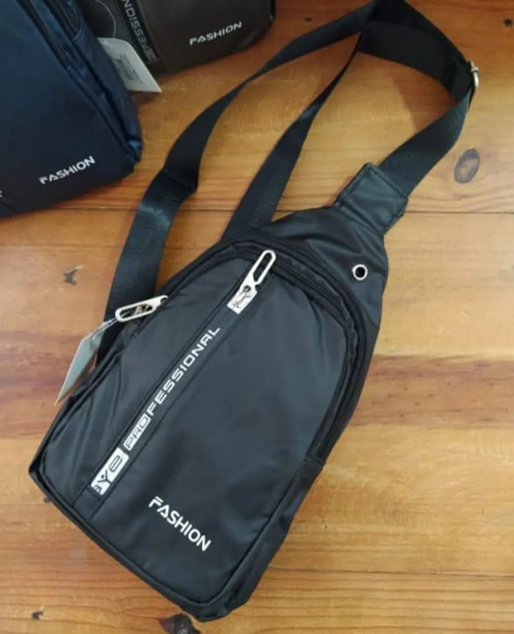 Mini mochila transversal pra celular e pequenos objetos