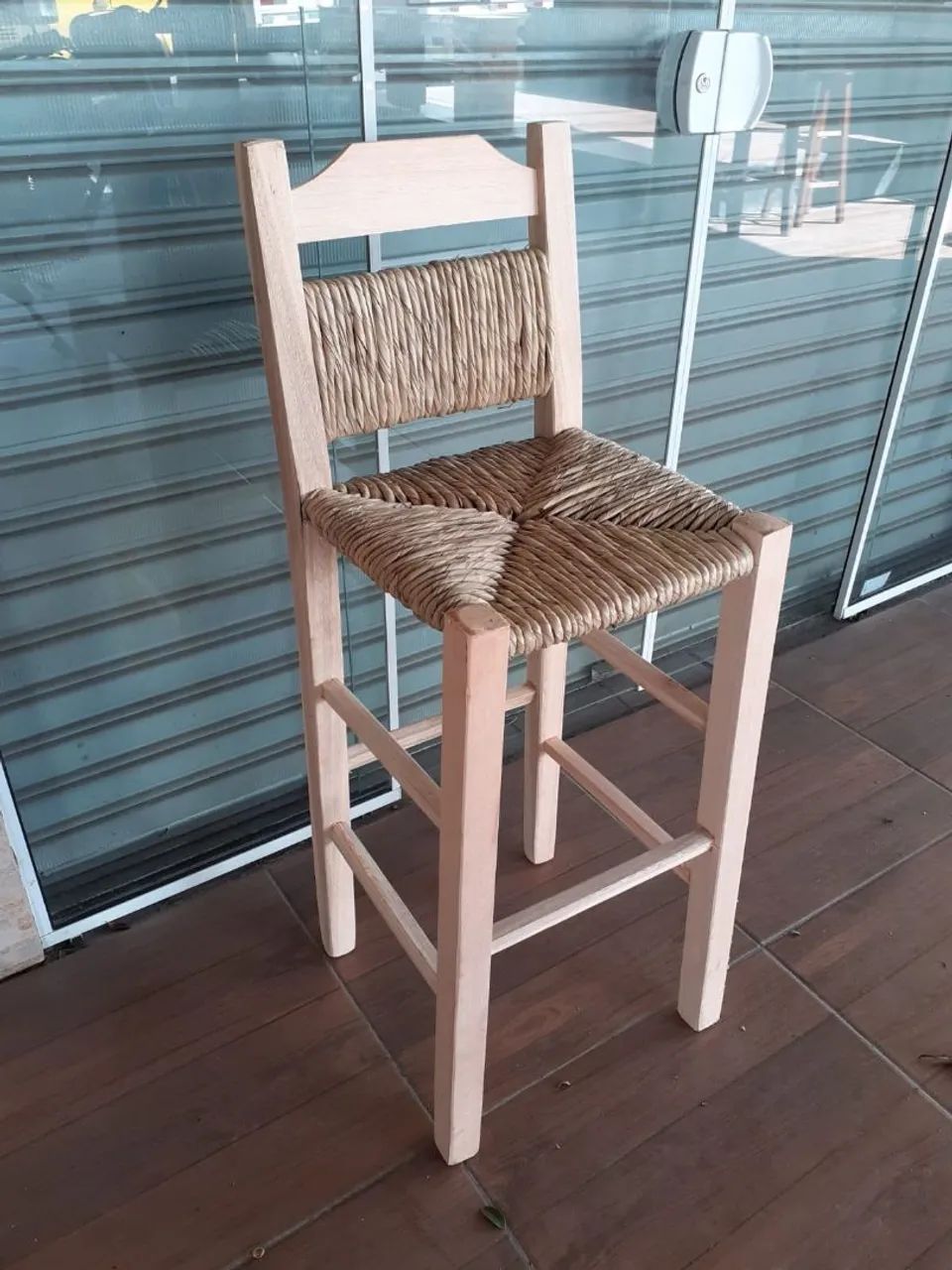 Banquetas alta de palha 