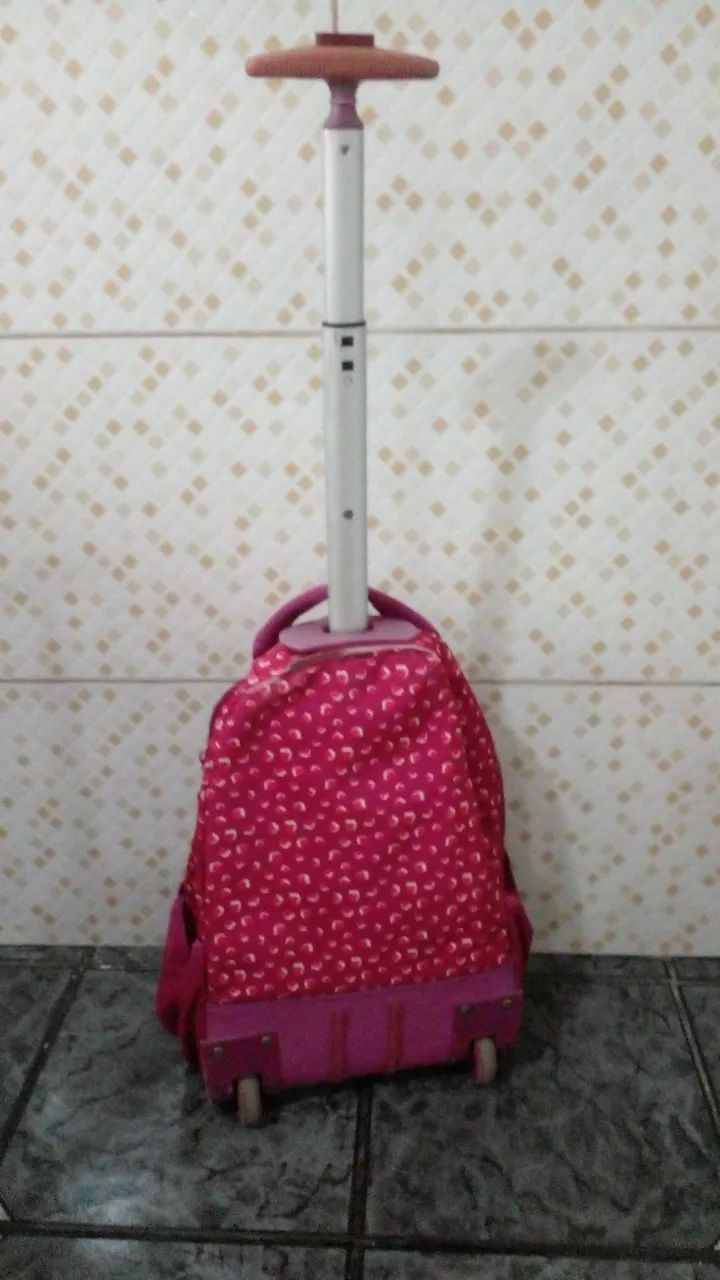 Mochila rosa com estampa floral - Foto 3