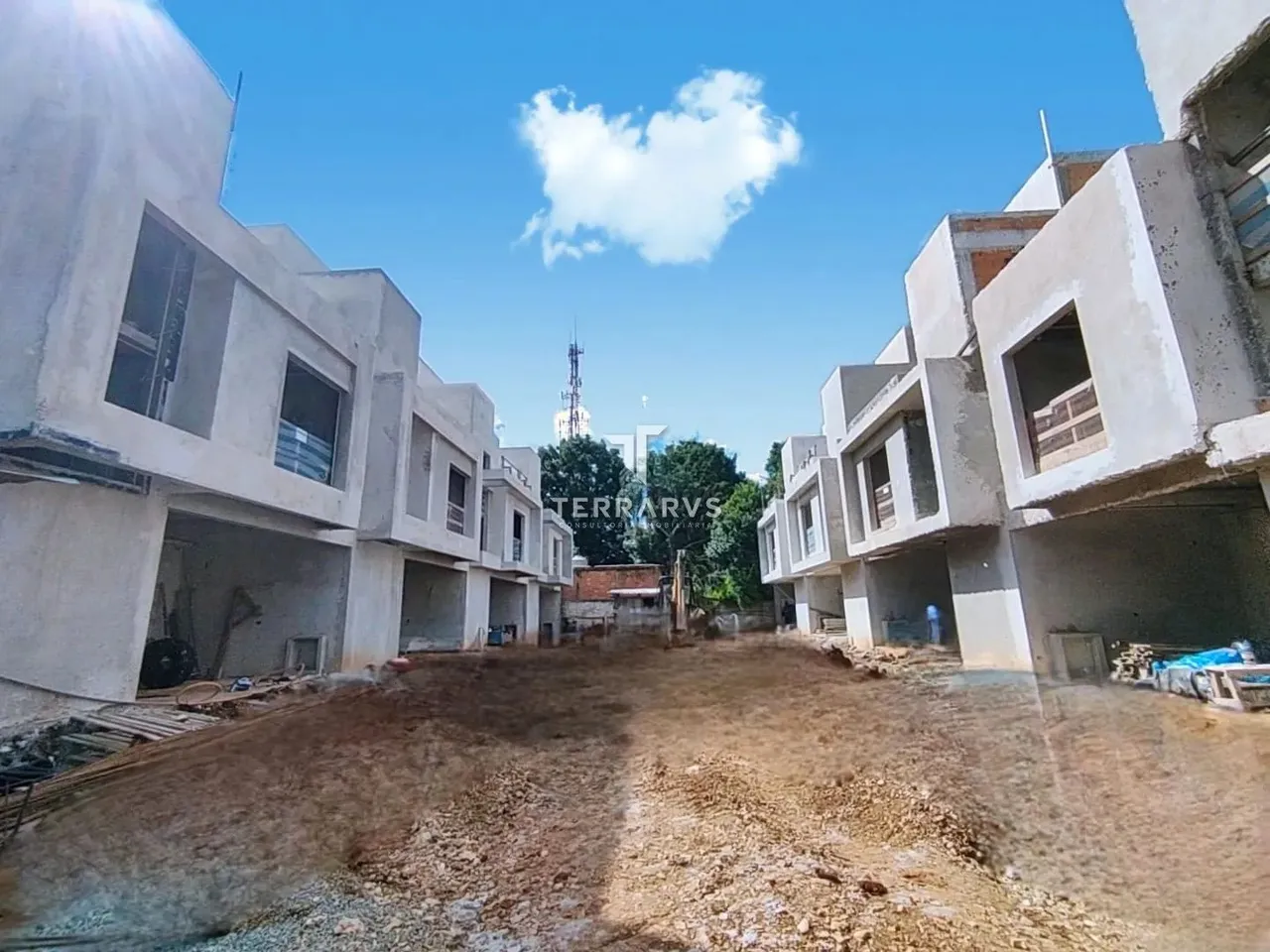 SOBRADO com 3 dormitórios à venda com 216.45m² por R$ 1.586.530,00 no bairro Bacacheri - C