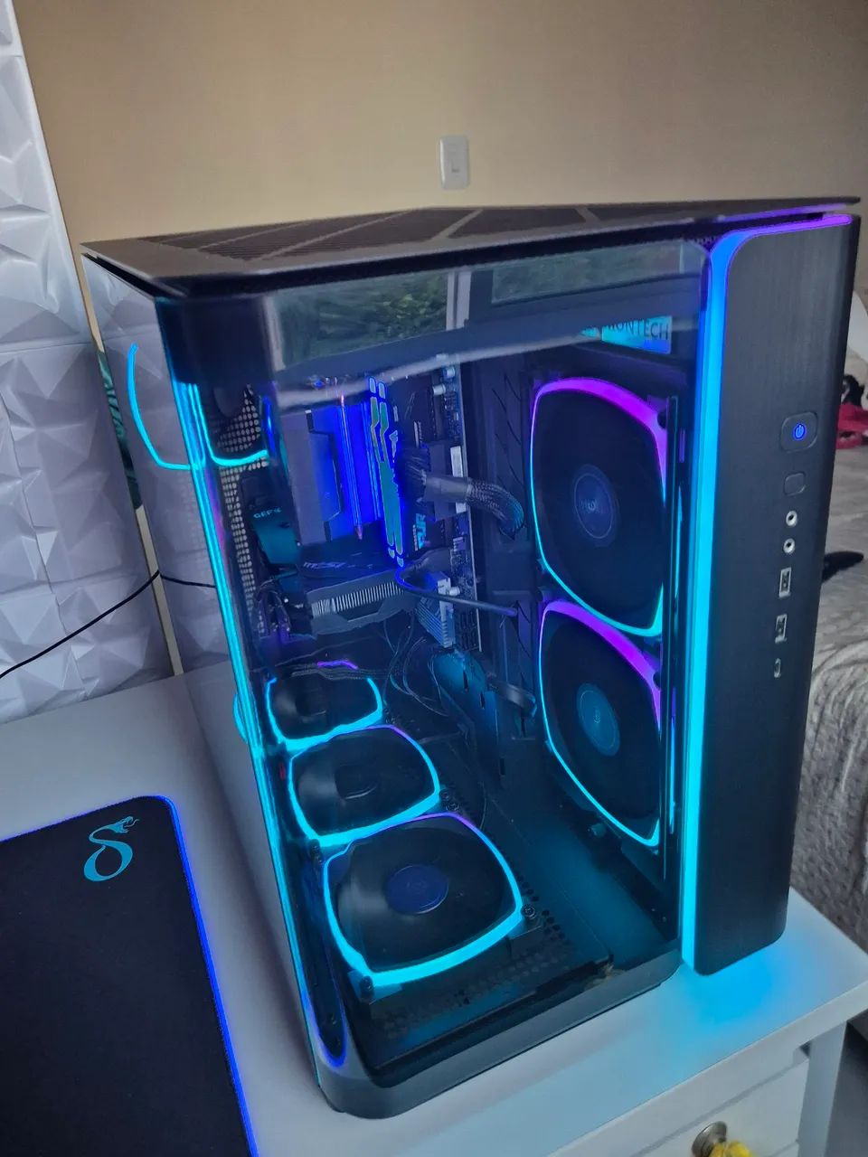 High-Performance Newly Built PC Gamer64842074126594122