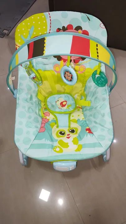 Cadeirinha de balanço vibratória - NOVA - Foto 4