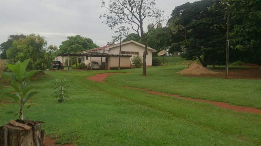 Casa grande/Bairro Mombuca