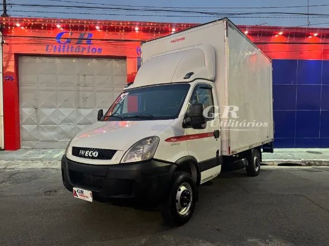 Iveco Daily 35s14 2014 Baú Plataforma