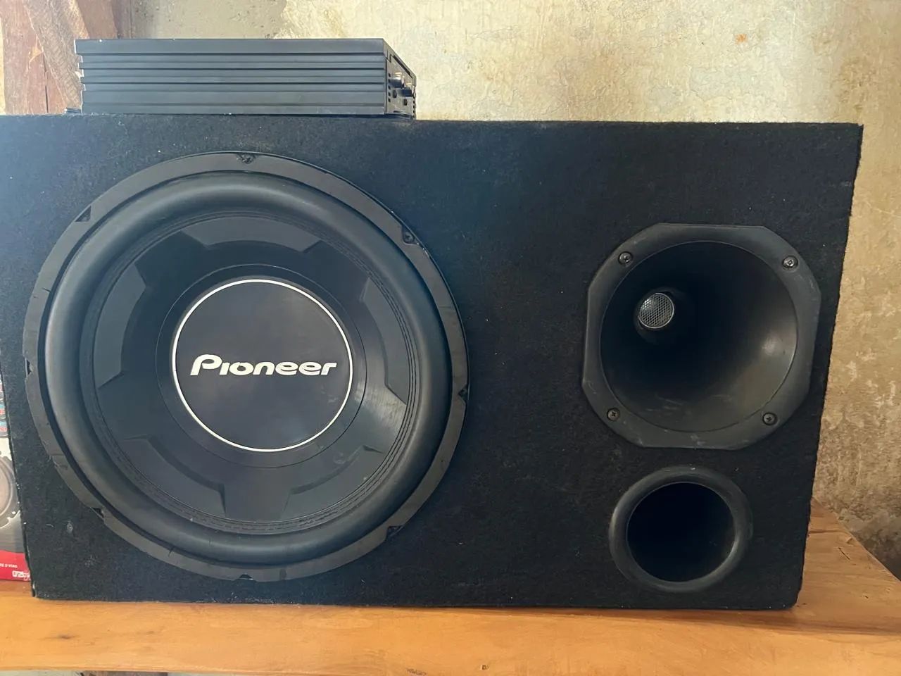 Amplificador Falcon Evolution DF 1200.4 DX e caixa de som 