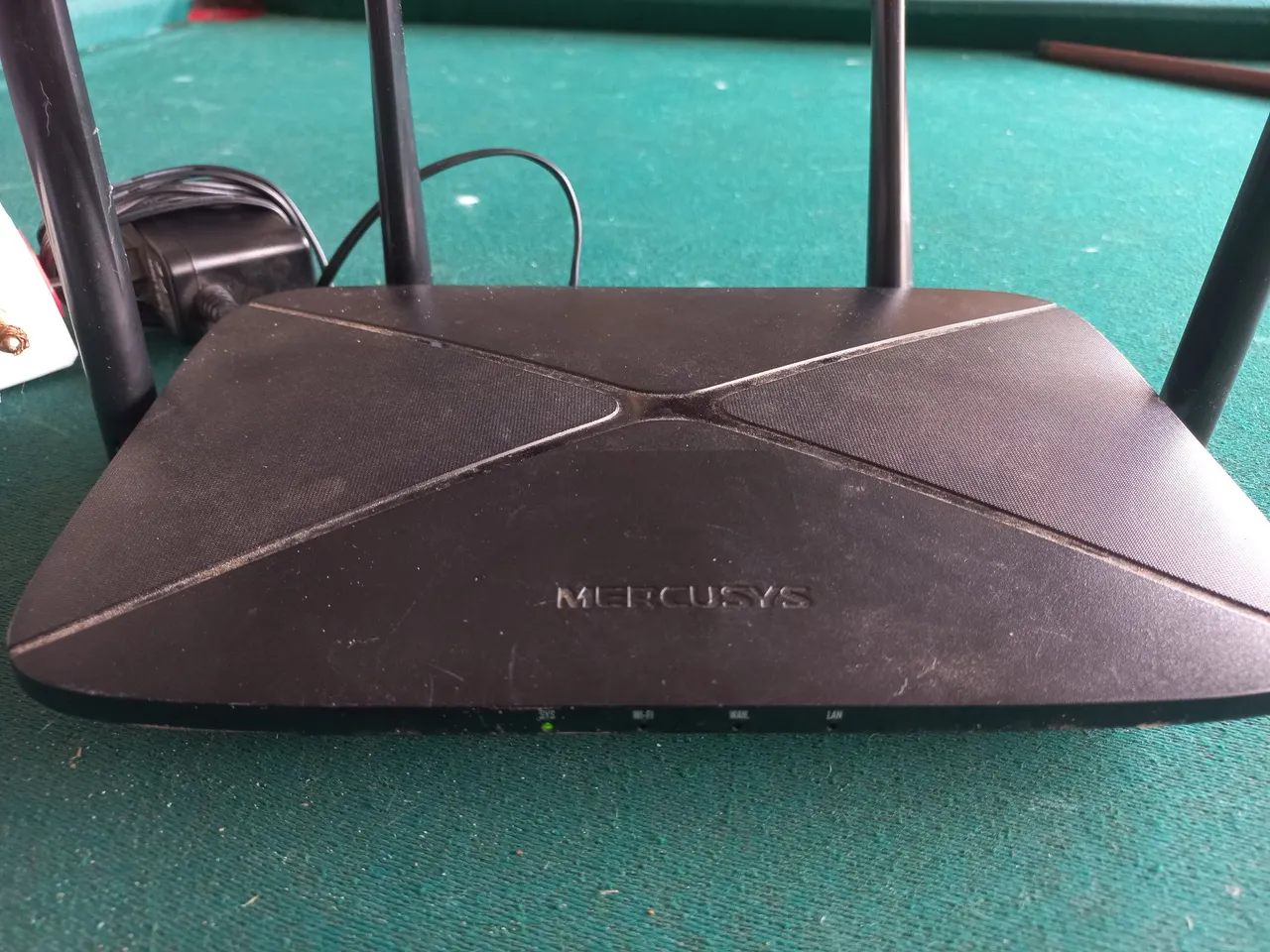 Excelente roteador potente 4 antenas.