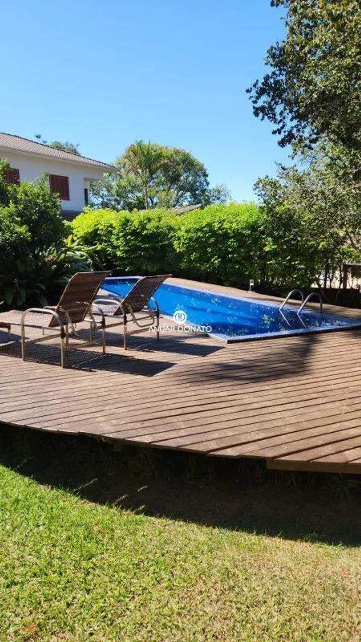 Casa em condomínio à venda 4 quartos
