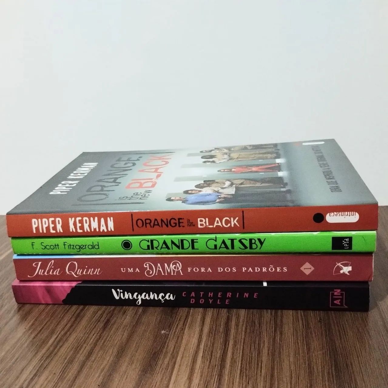 Livros em ótimo estado - diversos gêneros - Livros e Livros em ótimo estado - diversos gêneros - Livros e