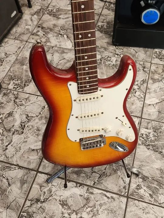 squier stratocaster standard