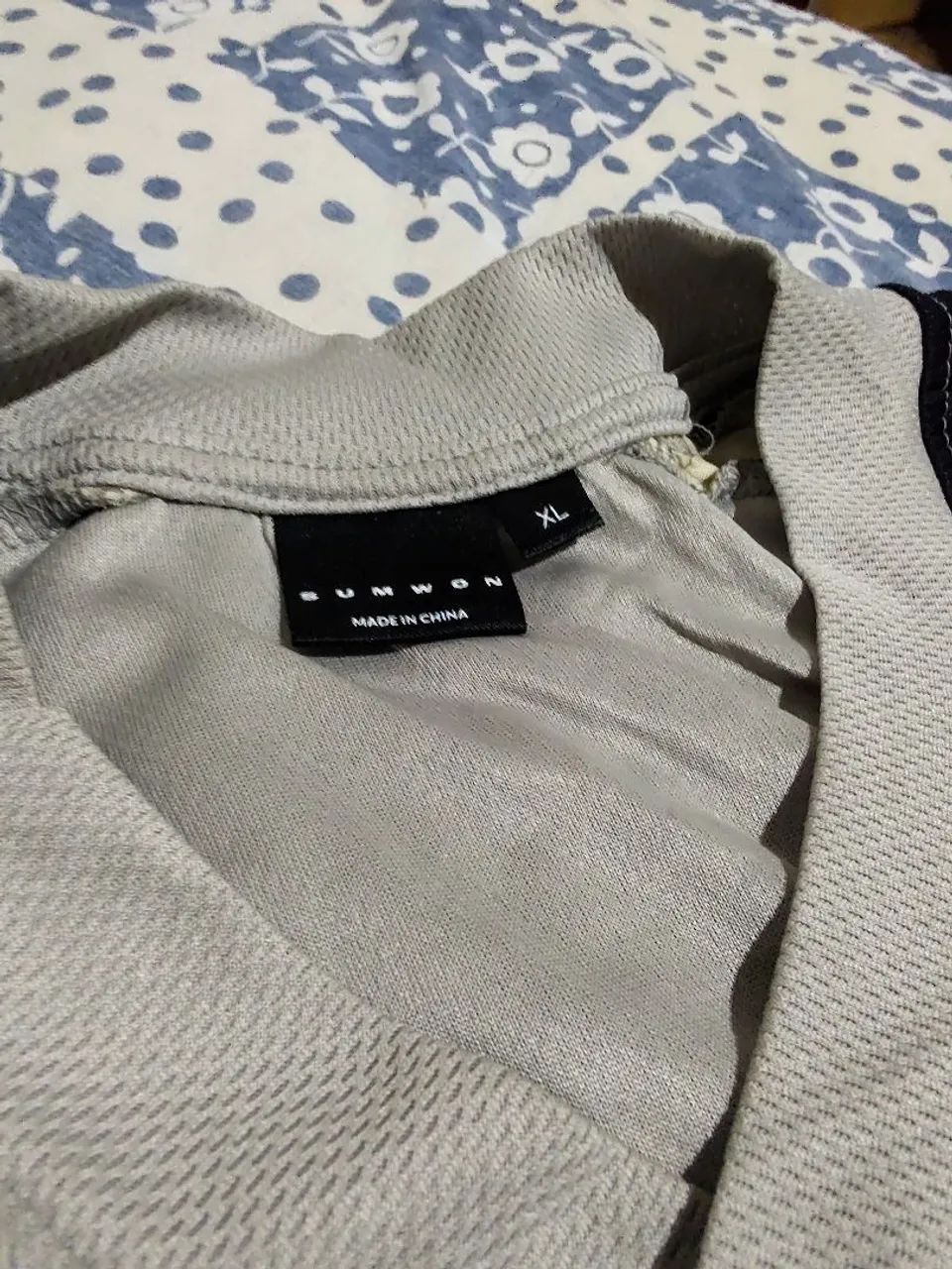 Camisa oversized Sumimon Worldwide original Cinza e Preta  - Foto 3