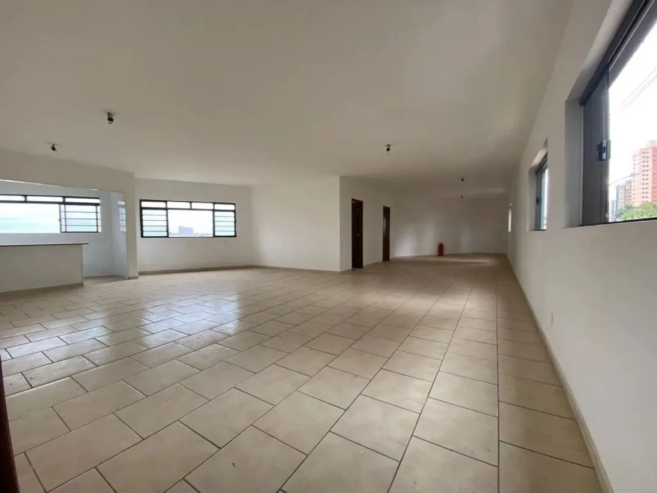 Sala comercial para locação na Av. Nossa Senhora de Fátima, Bauru