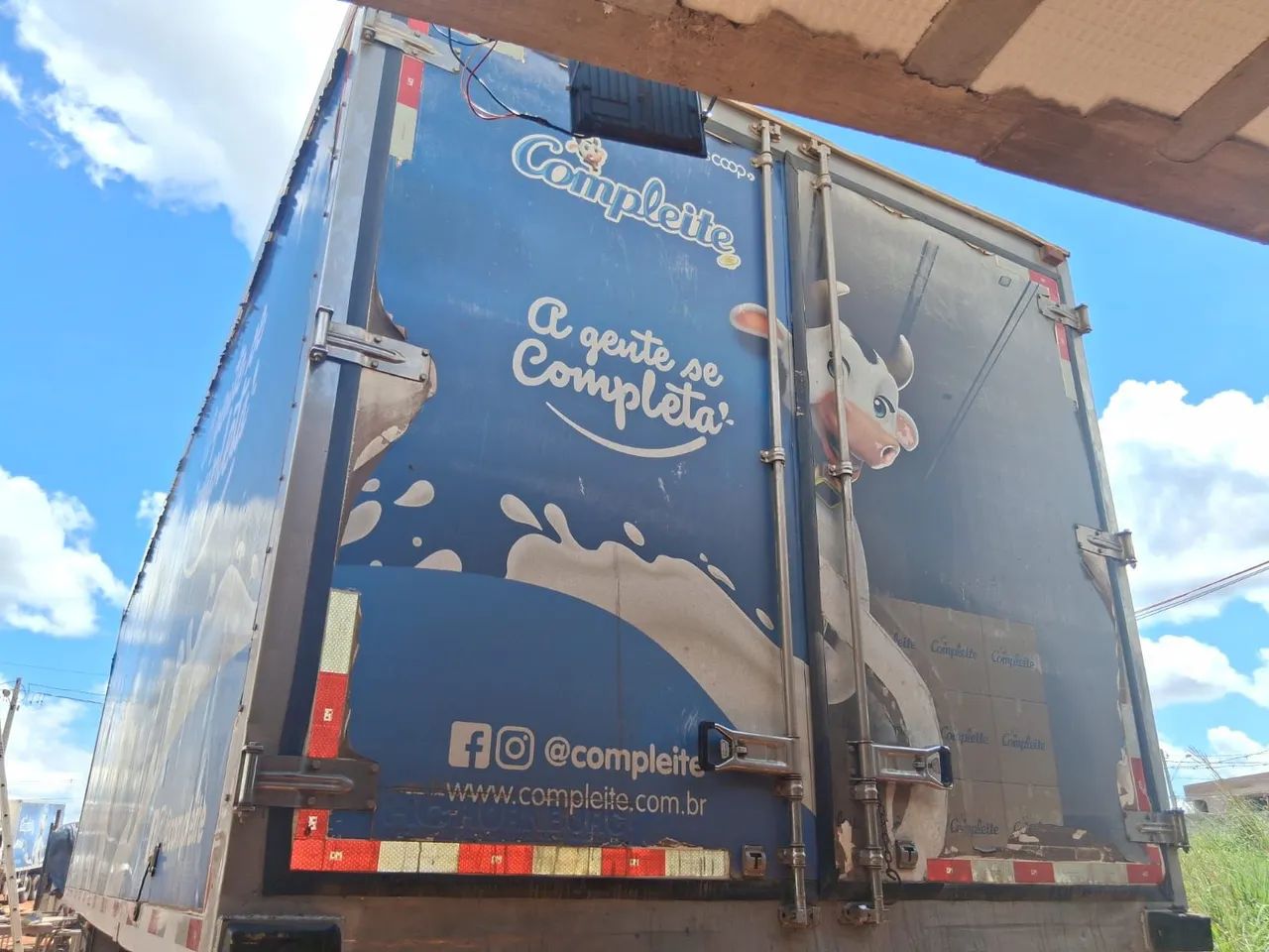 Baú camara fria HC 7.5m aparelho Carrier supra 750 revisado porta lateral  - Foto 5