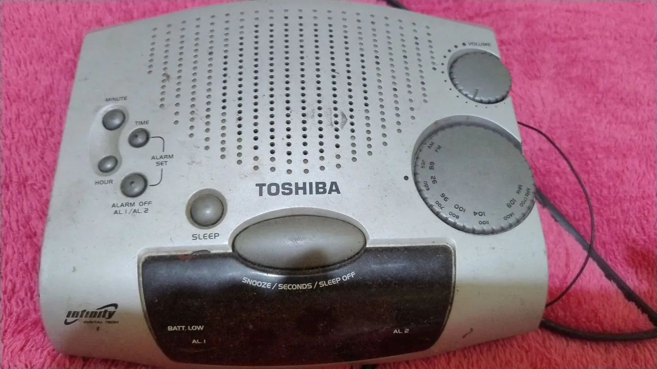 Vende-se rádio relógio e despertador. Usado em boas condições. - Foto 2