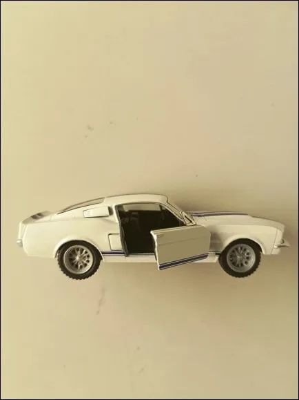 Colecionável Miniatura Ford Mustang Shelby GT-500 1967  - Branco (Novo) Kingsmart - Foto 4