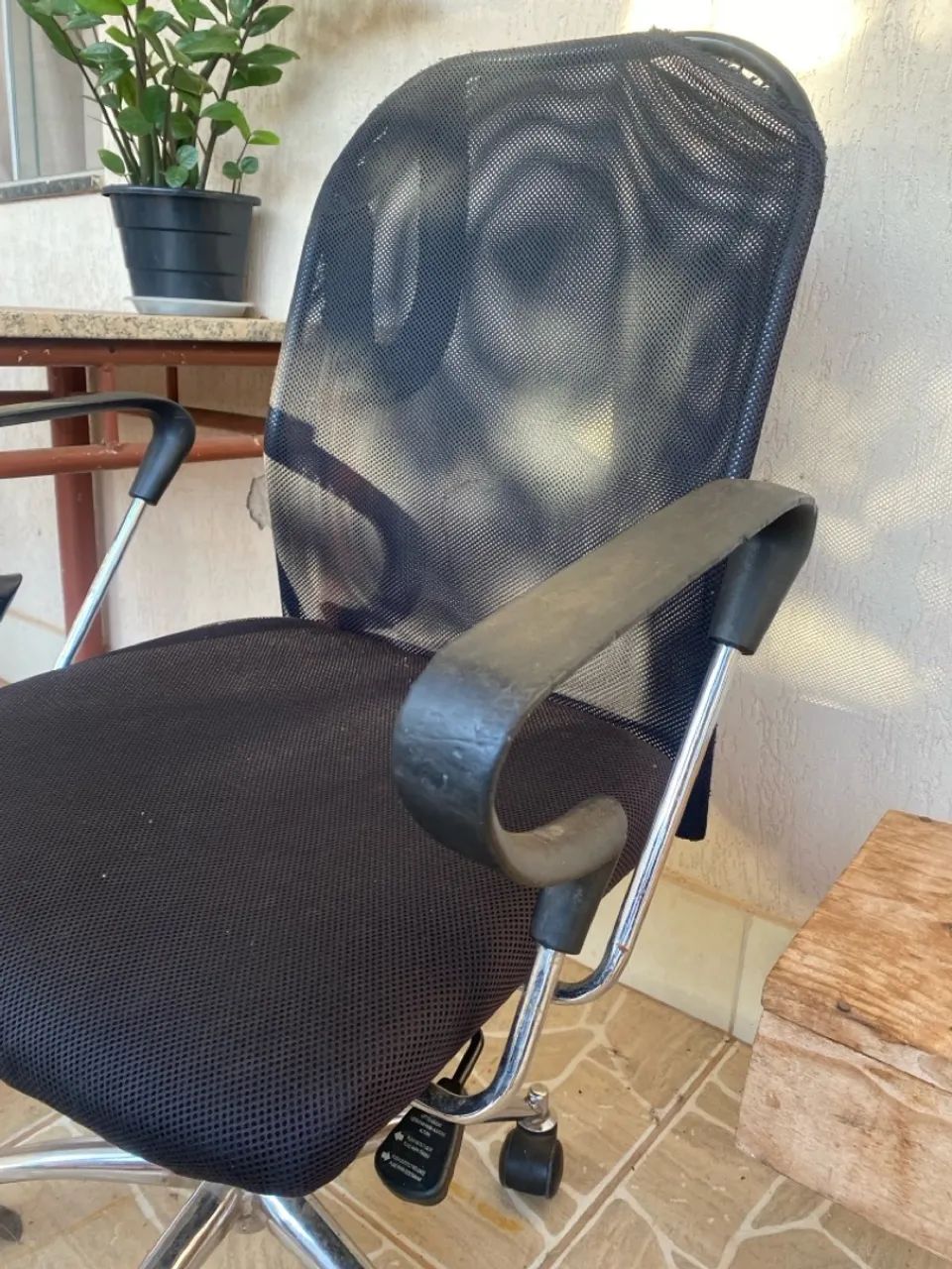 Cadeira de Escritório com Rodinhas - Foto 3