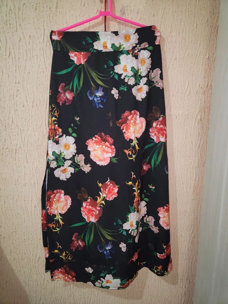 Saia Longa Floral Elegante e 2 vestidos - Foto 2