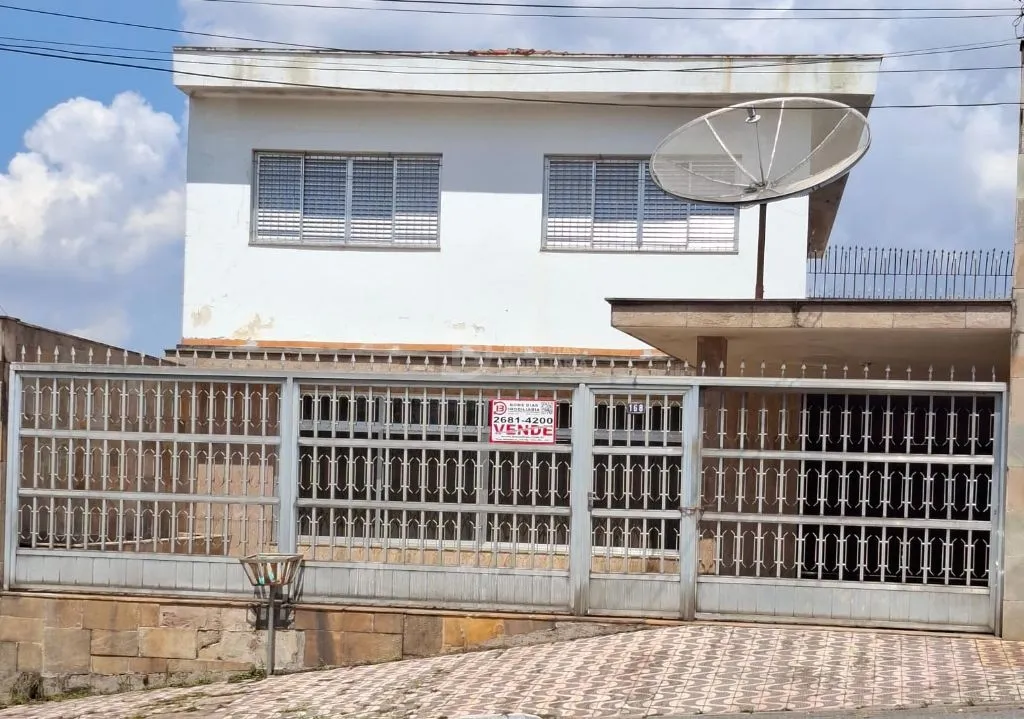 Sobrado na Vila Granada - 4 dormitórios, 2 suítes, escritório e churrasqueira!