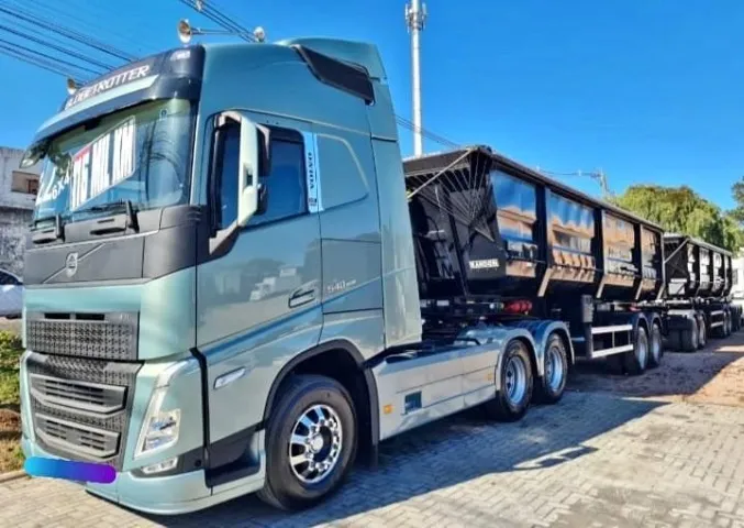 Volvo FH 540 6x4 2022 Globetrotter + Rodocaçamba Randon 2023