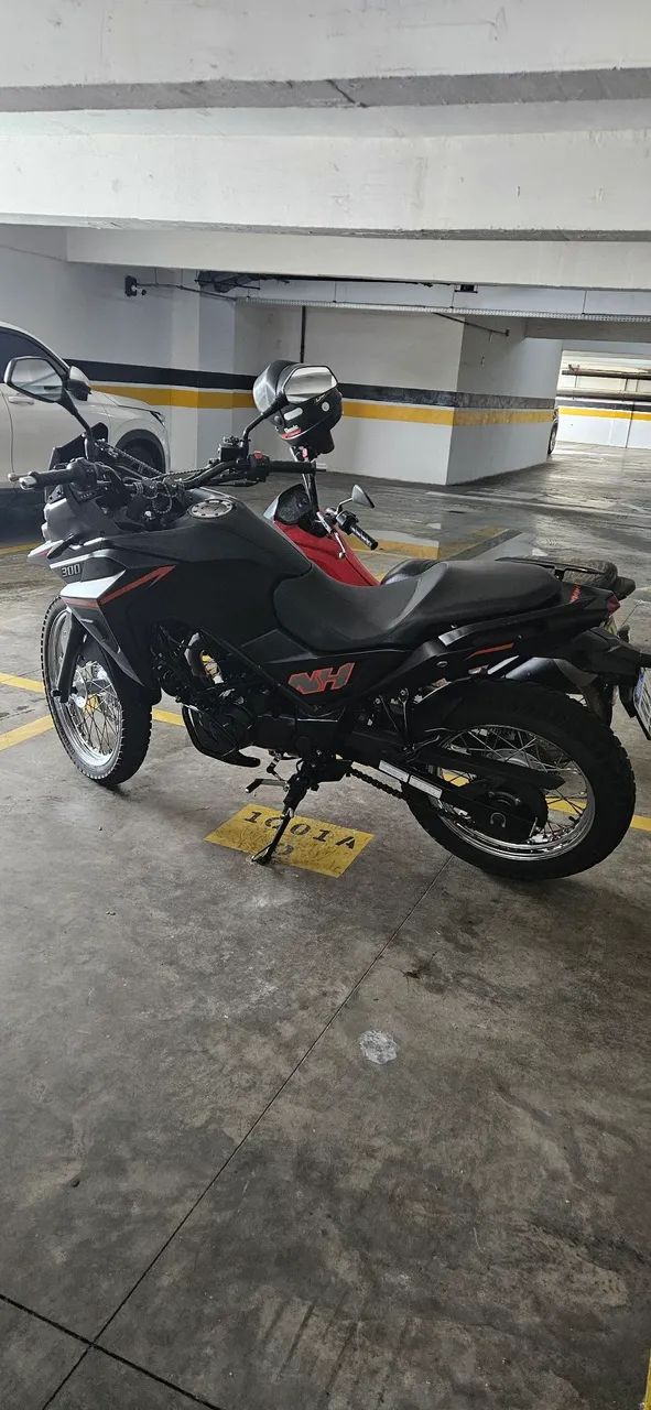 NH 300 SEMI NOVA 6 mil km