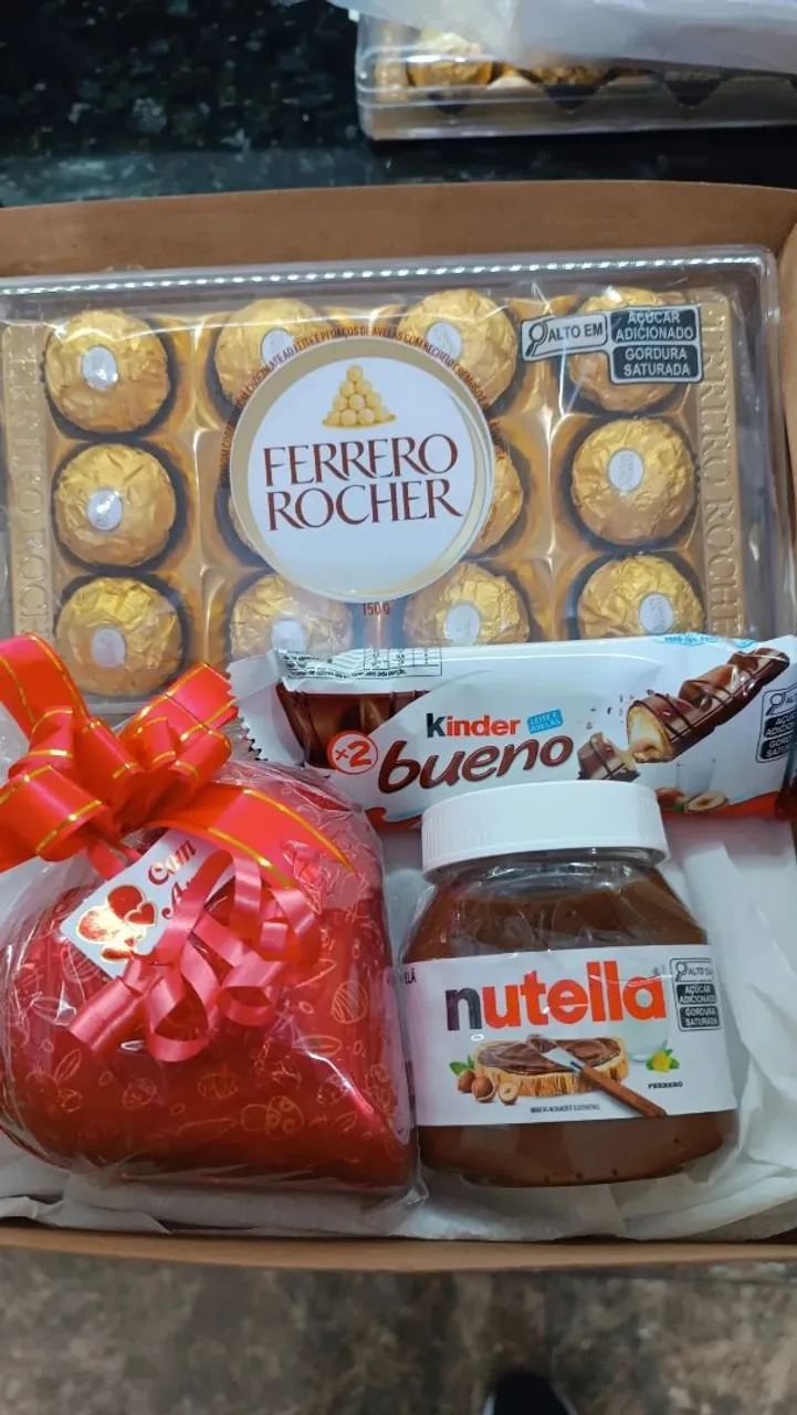Cesta de Presente com Ferrero Rocher e Nutella