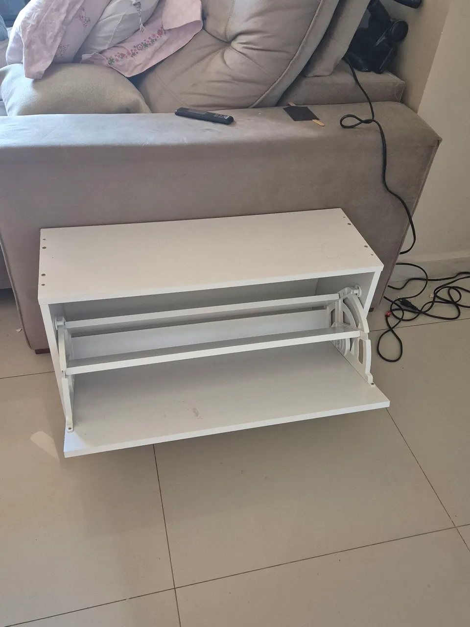 Sapateira Branca Compacta - Organização e Estilo