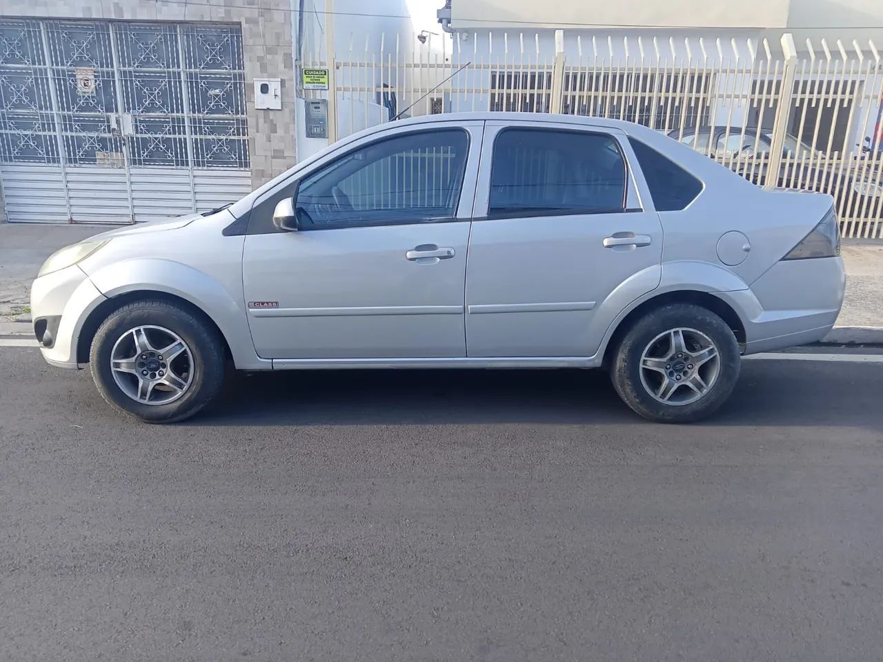 Ford fiesta sedan 2011 extra. Telefone pra contato. * zap - Foto 3
