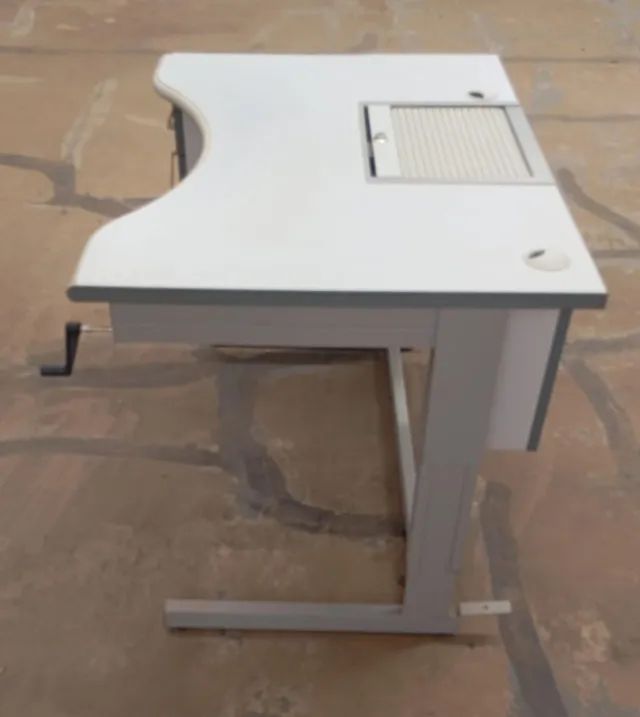 Mesa caixa de banco com Regulagem de Altura  - Foto 2