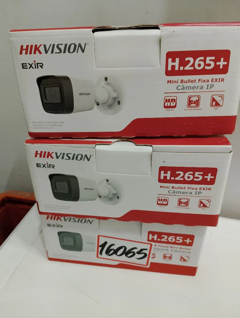 Câmera de Segurança Hikvision EXIR H.265+ - Nova