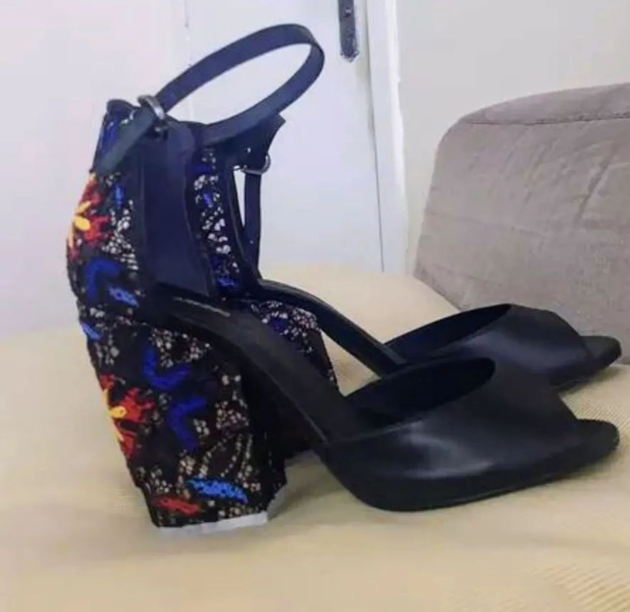 Sapato Arezzo tamanho 37 
