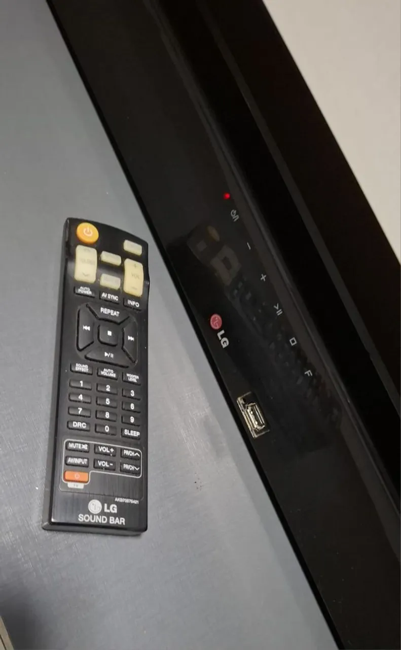 Sound Bar LG 2.1 Modelo NB3530A