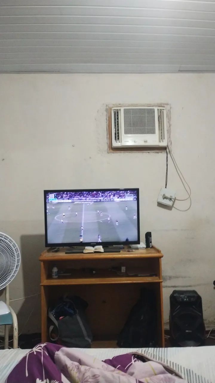 Vendo tv Samsung 32 polegadas converso imbutido