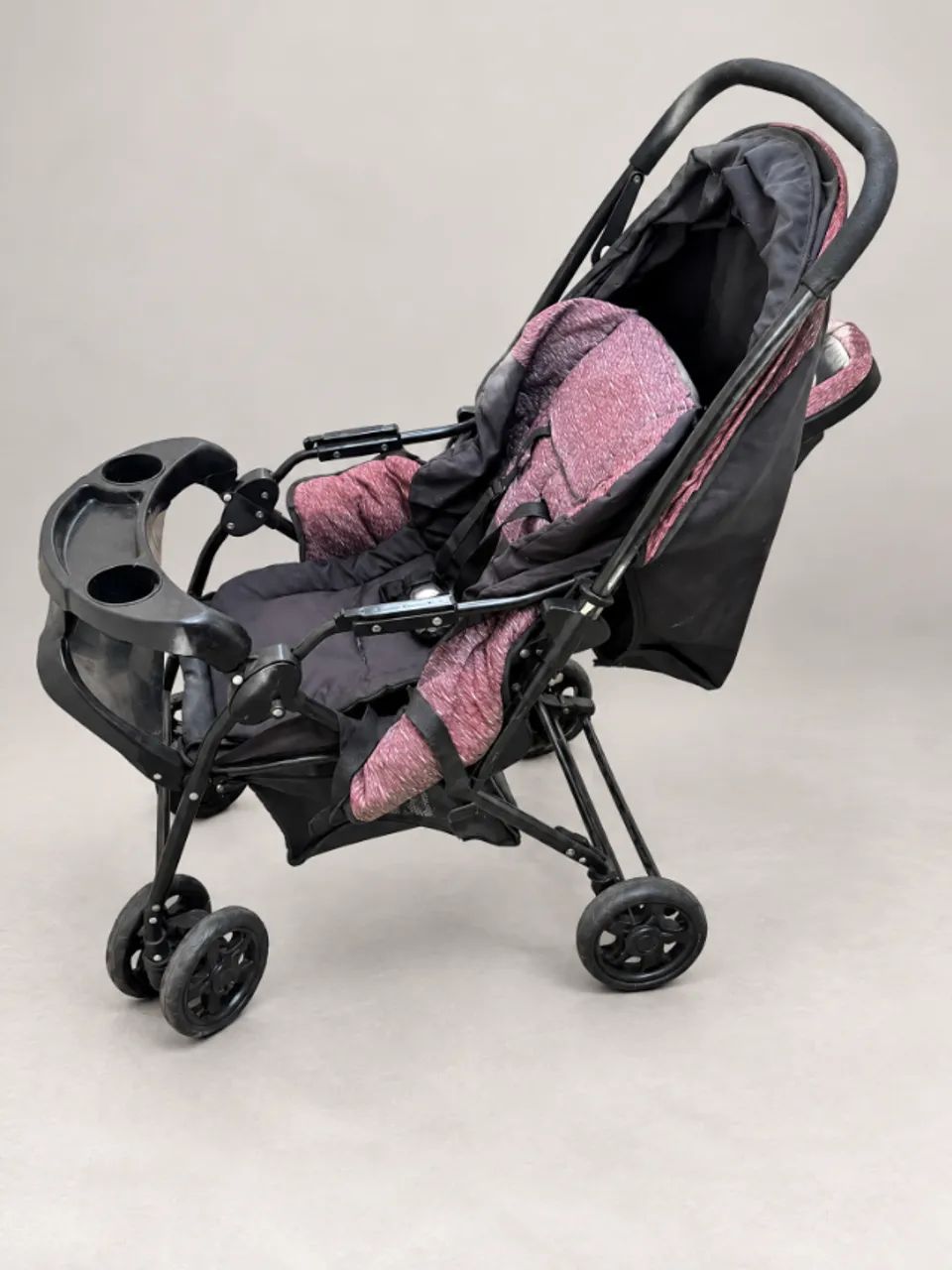 Carrinho de Bebê Preto Cosco com bebe Conforto - Foto 4