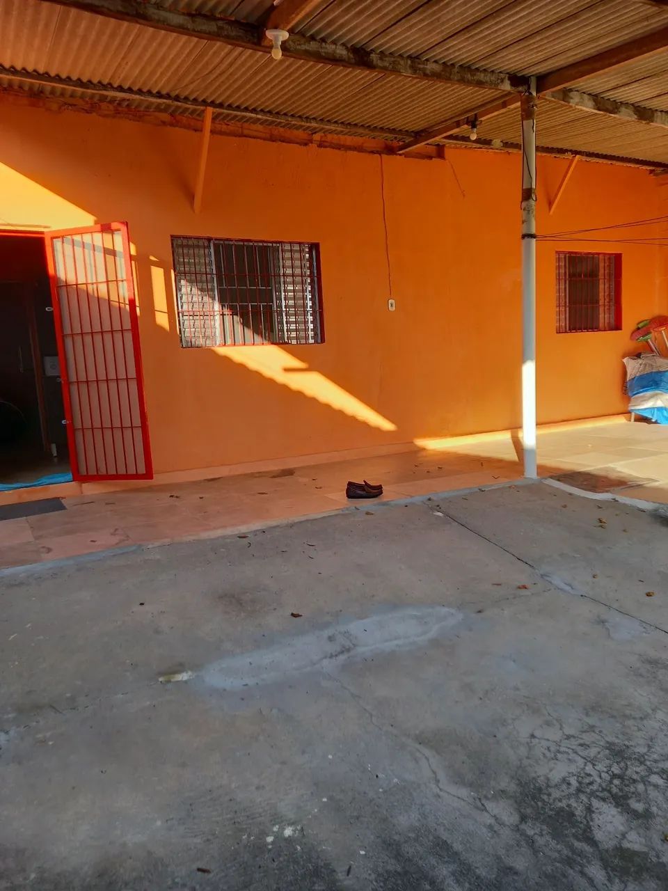 Vendo uma casa em ilha comprida.