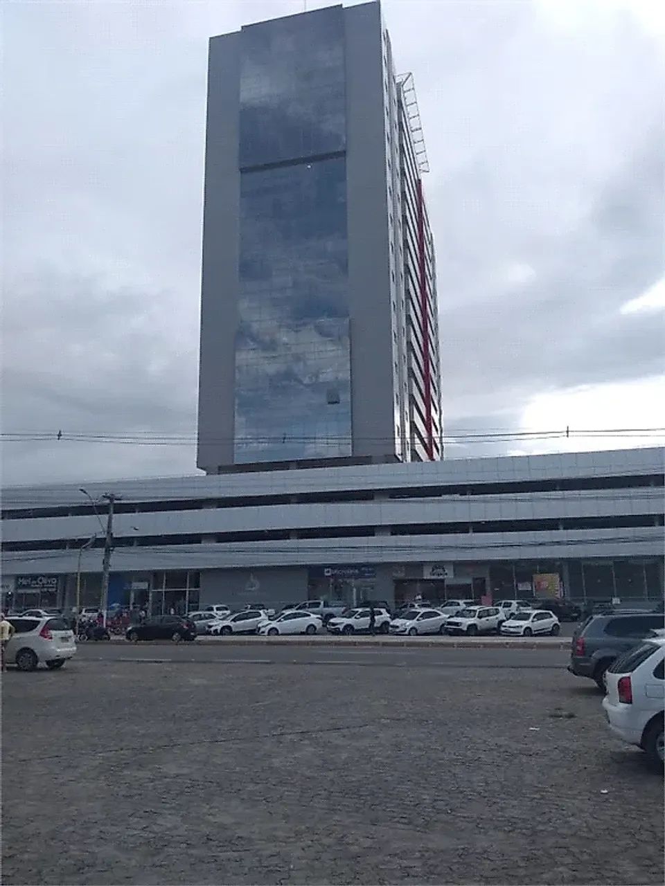 Loja Térrea Comercial no Empresarial Humberto Lobo - Serraria