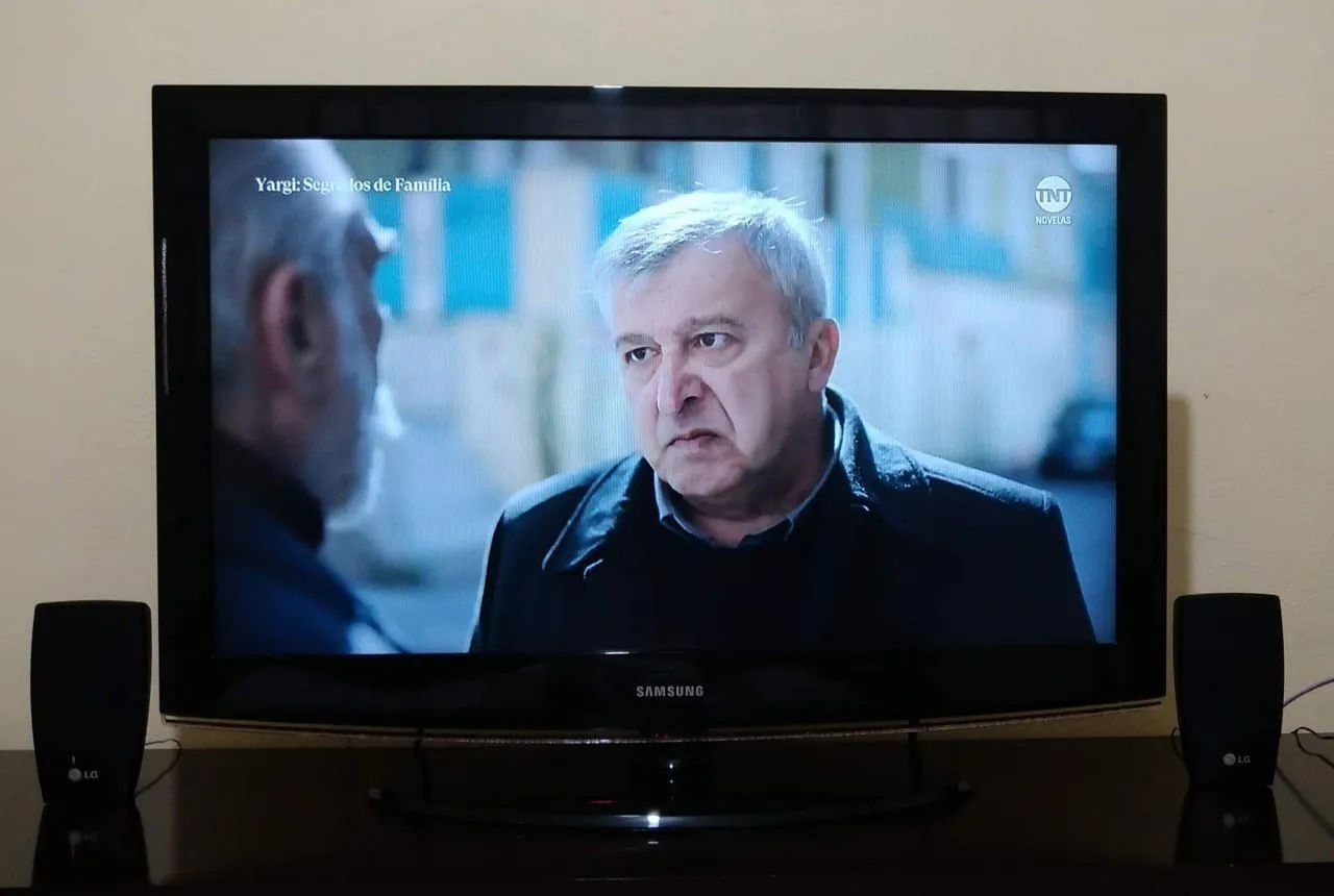 TV LCD Samsung 40", modelo LN40B450