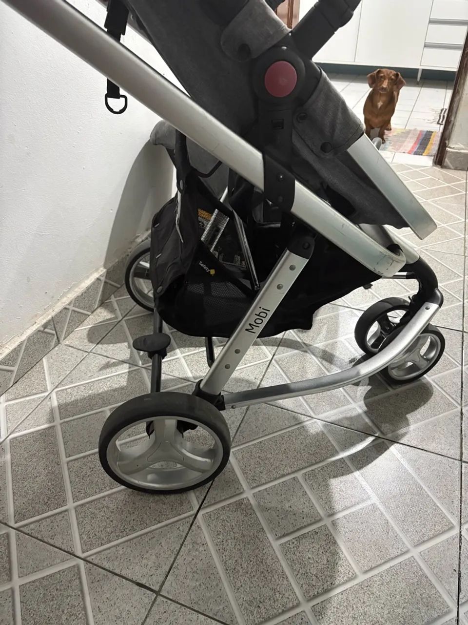 CARRINHO DE BEBÊ E BEBÊ CONFORTO SAFETY