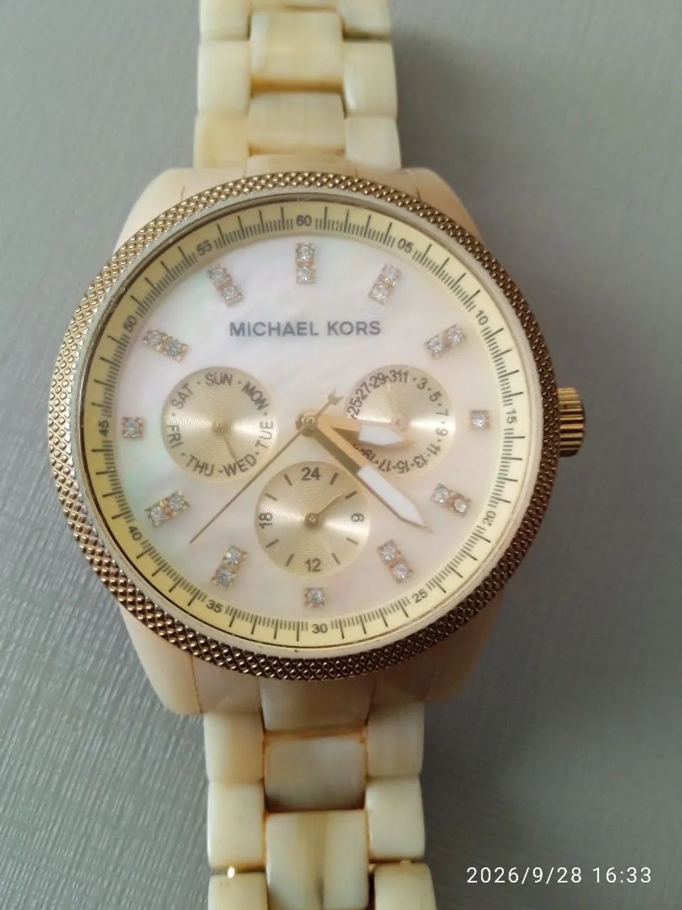 Relógio Michael Kors made pérola, pulseira Marfim  - Foto 4