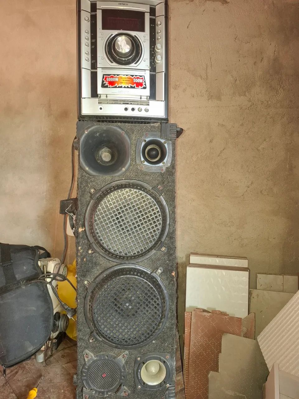 Cachote de som para carro 