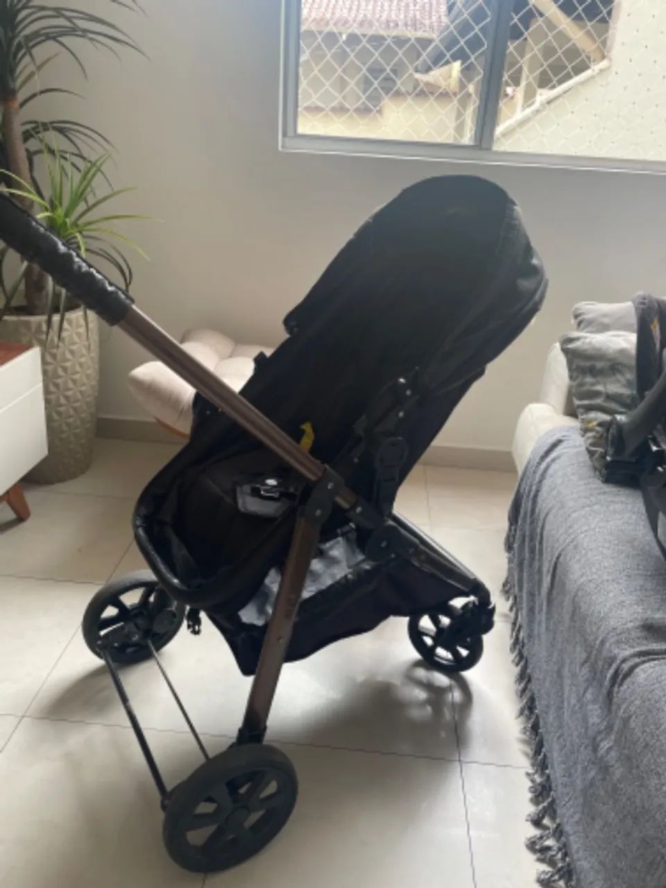 Carrinho de Bebê com Moisés e Bebê Conforto. 3 em 1. - Foto 3