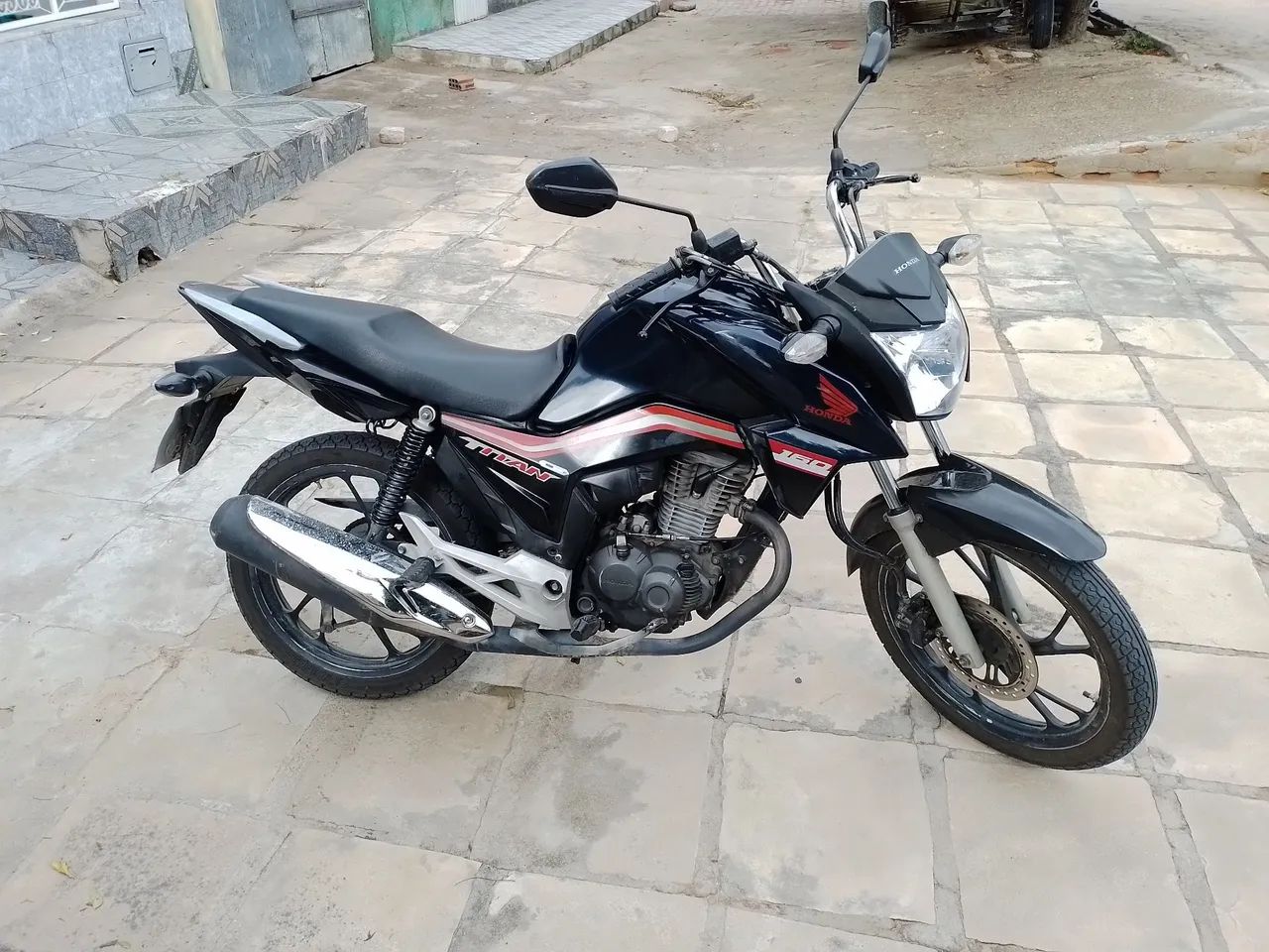 Titan 160