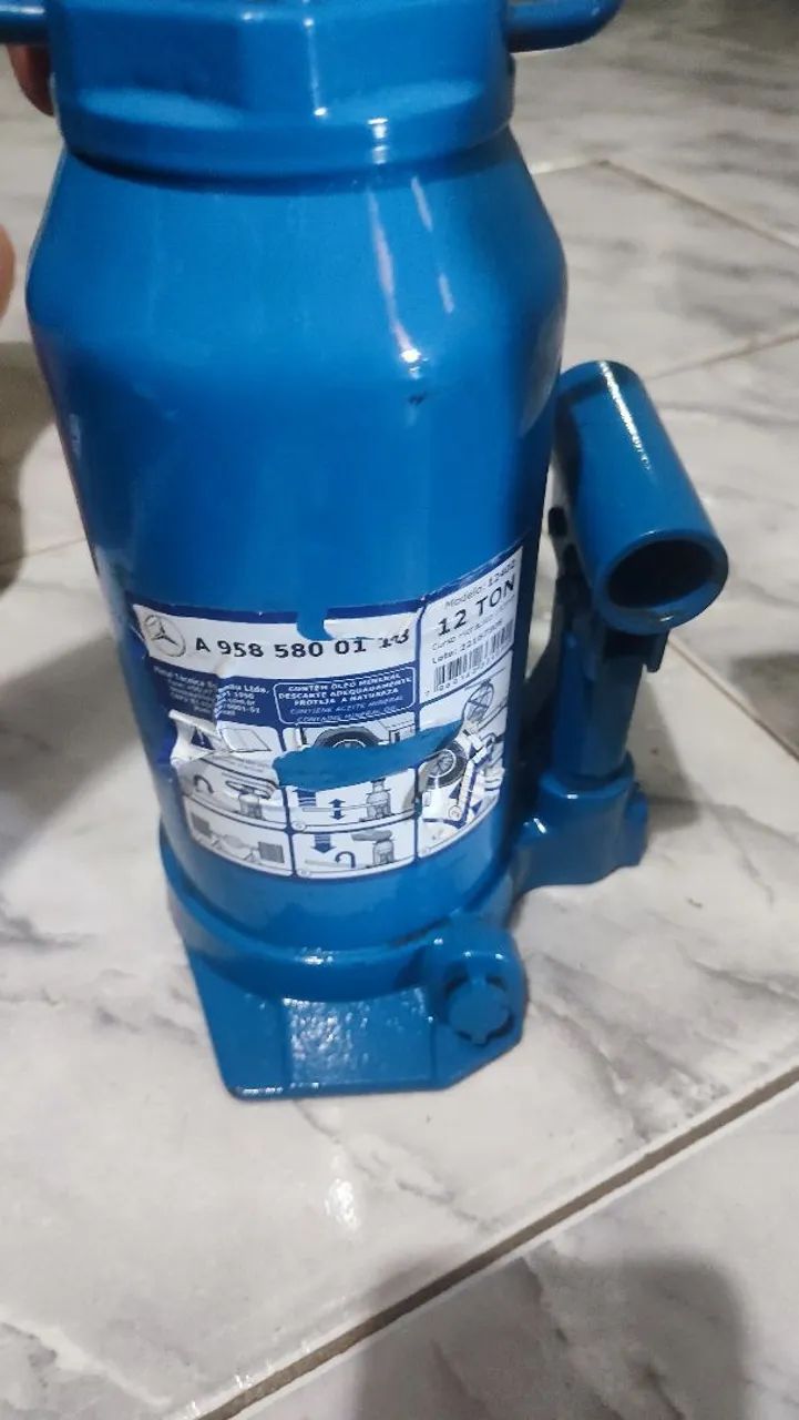 Vendo Macaco original sem uso! São três macacos novos sem uso.65562842263811121