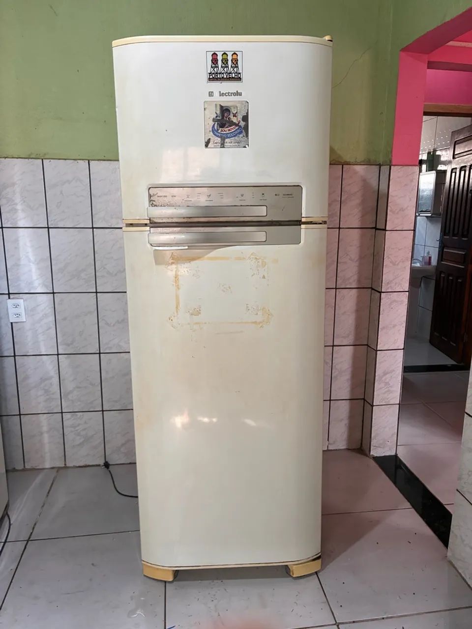 Duas geladeiras eletrolux - Foto 2