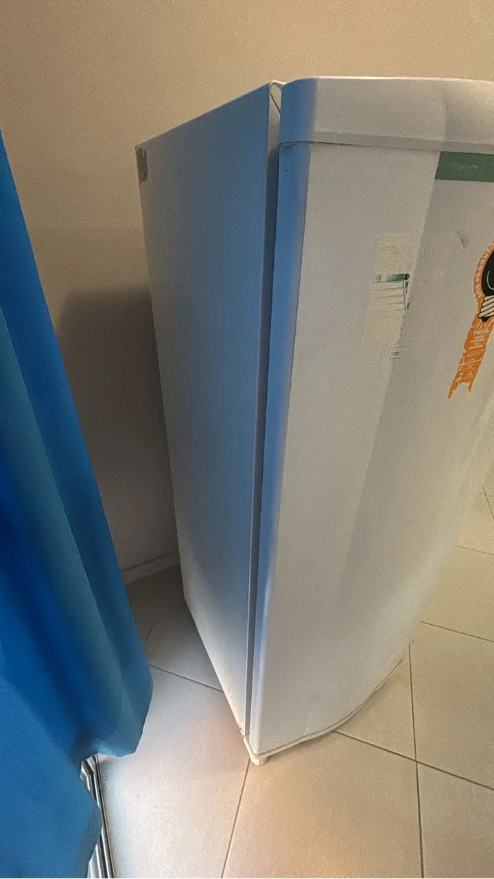 Geladeira Consul em bom estado de conservação e funcionando normalmente. - Foto 2