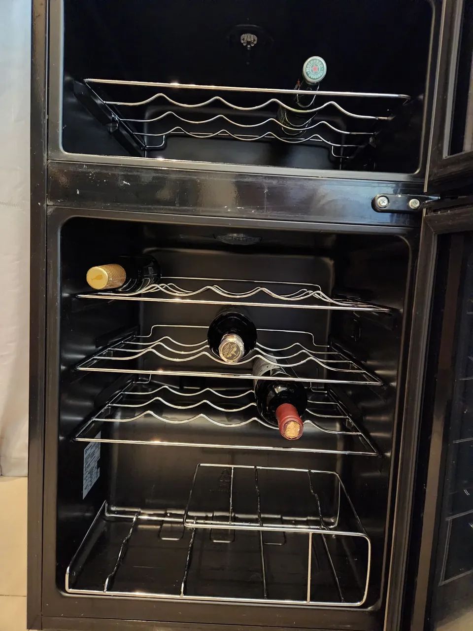 Adega Electrolux 29 Garrafas com Dual Zone - Foto 2