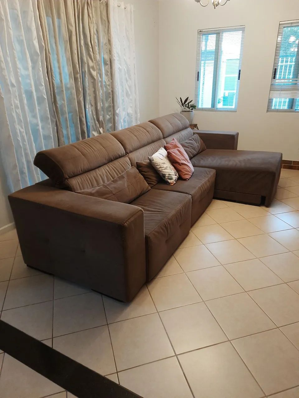 Sofá retrátil com chaise!