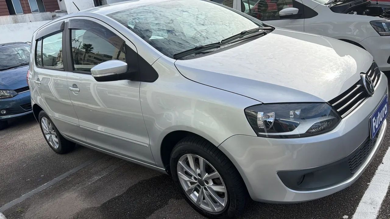 Volkswagen Fox 1.0 MI Total Flex 8V 5P 2014