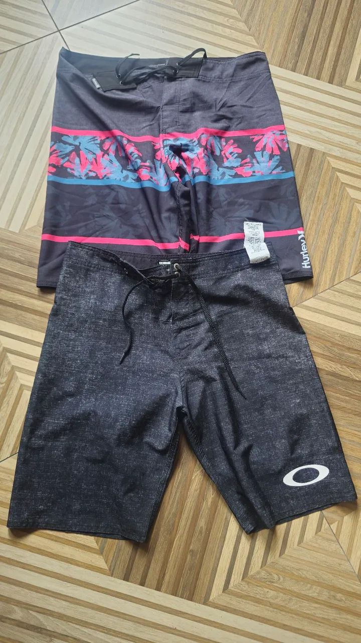 2 bermudas tam 40 Oakley e Hurley 
