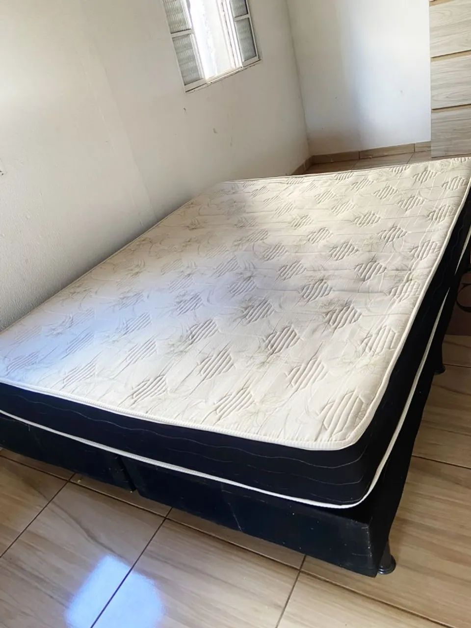 Cama de casal Queen size